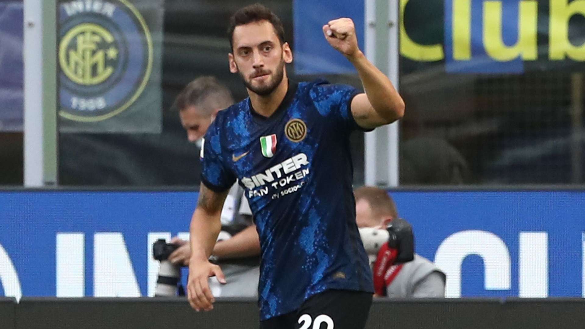 Calhanoglu Inter Genoa Serie A celebrating