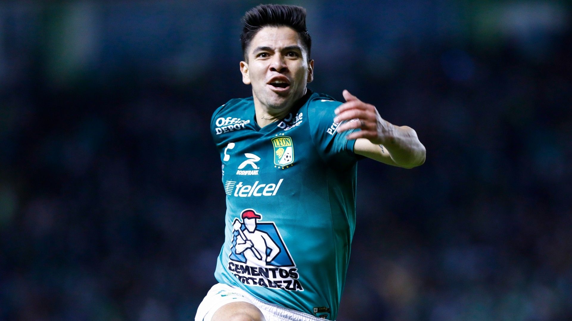 León Víctor Dávila Apertura 2021