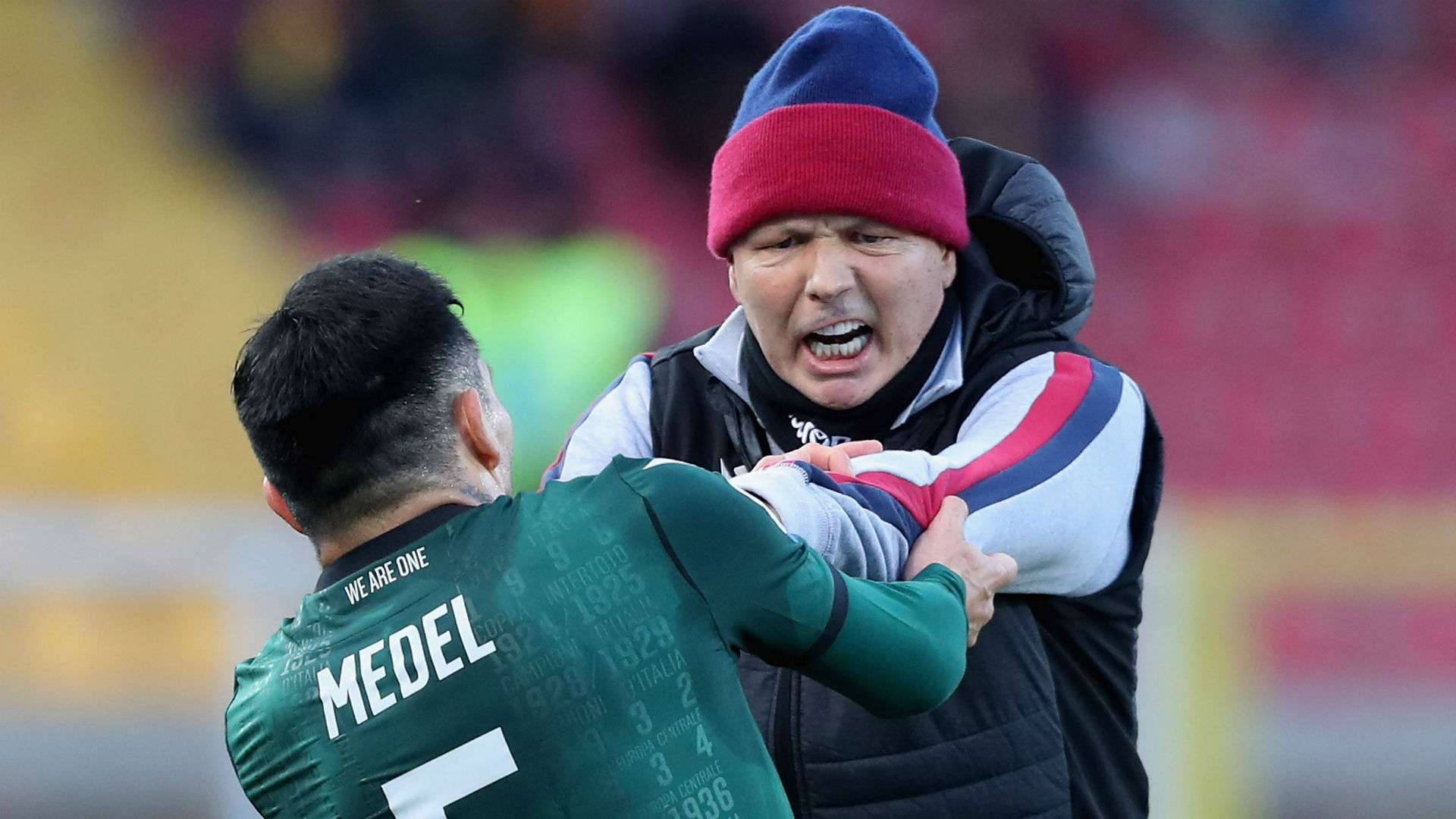 Lecce Bologna Gary Medel Sinisa Mihajlovic