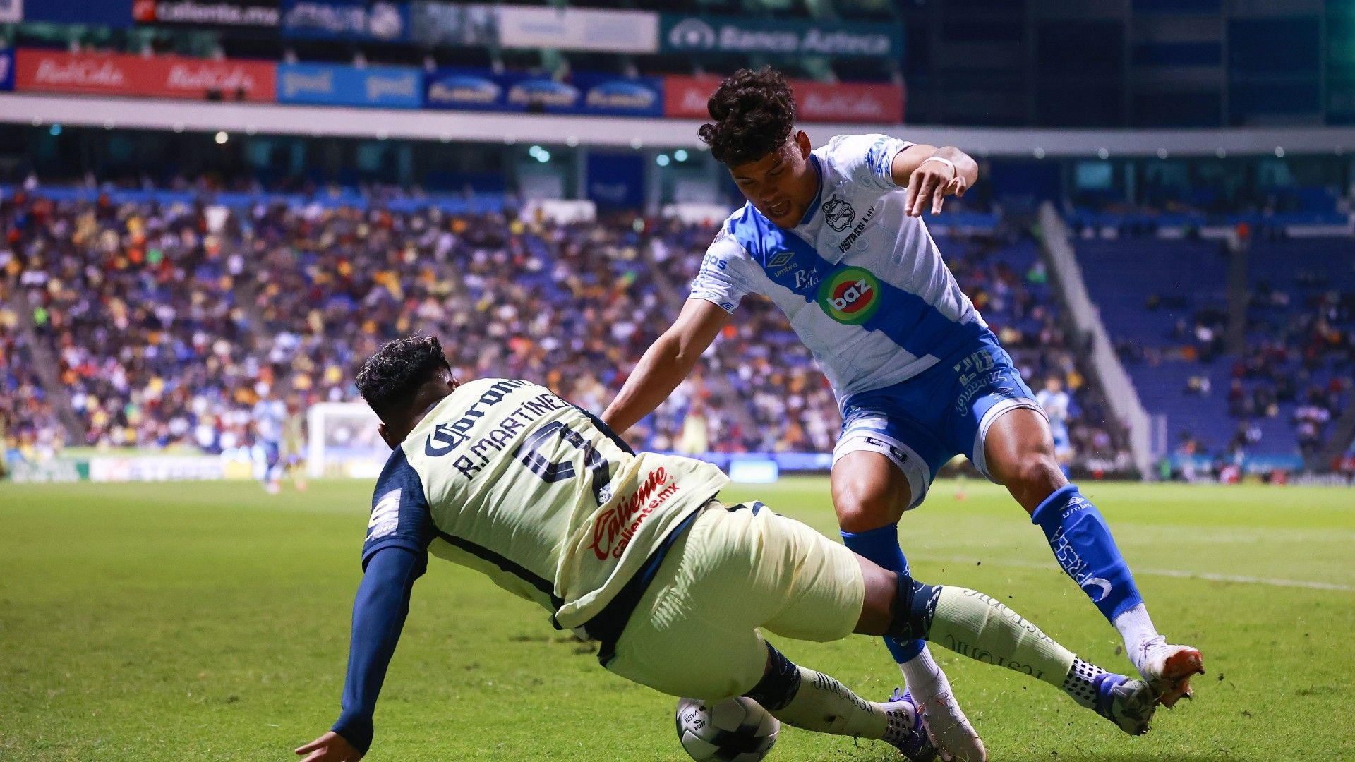 Maximiliano Araujo Roger Martínez Puebla América Clausura 2022
