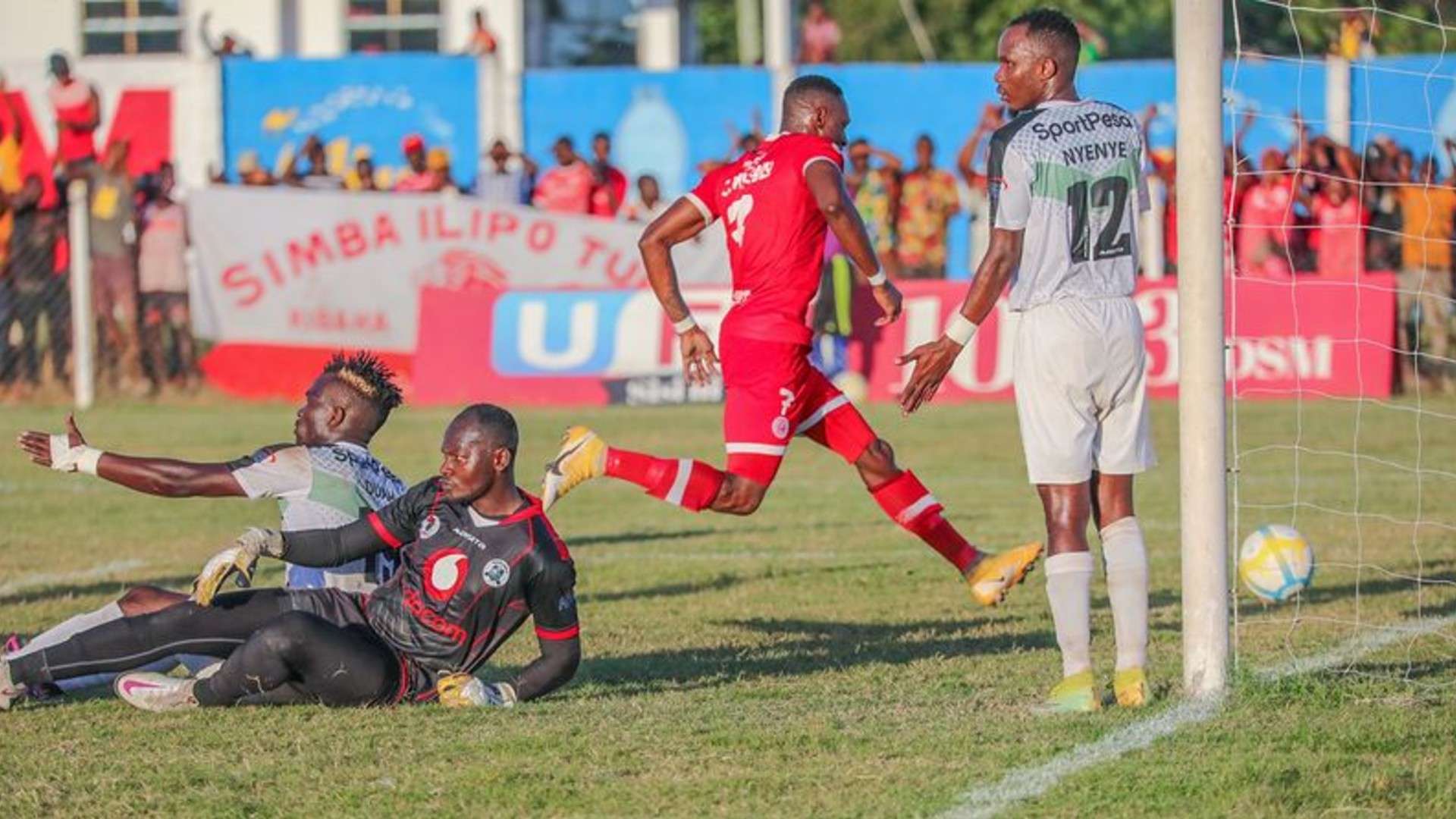 Chris Mugalu scores for Simba SC vs Namungo FC.