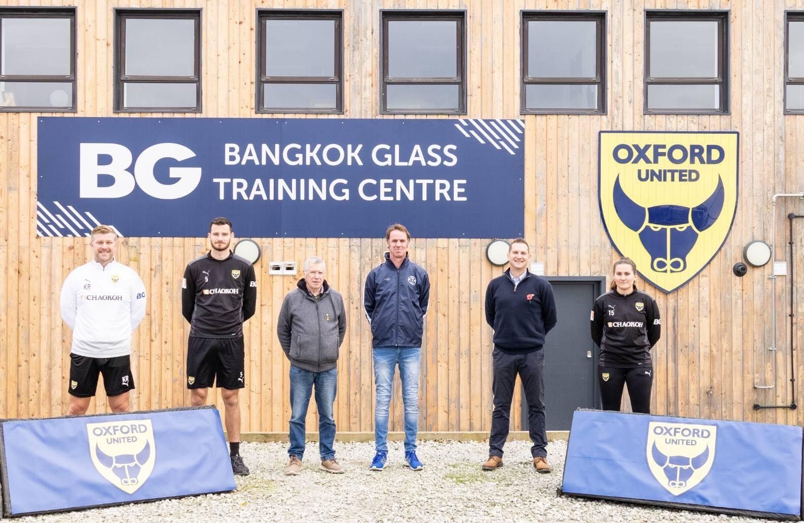 บางกอกกล๊าส และ อ็อกซ์ฟอร์ด ยูไนเต็ด