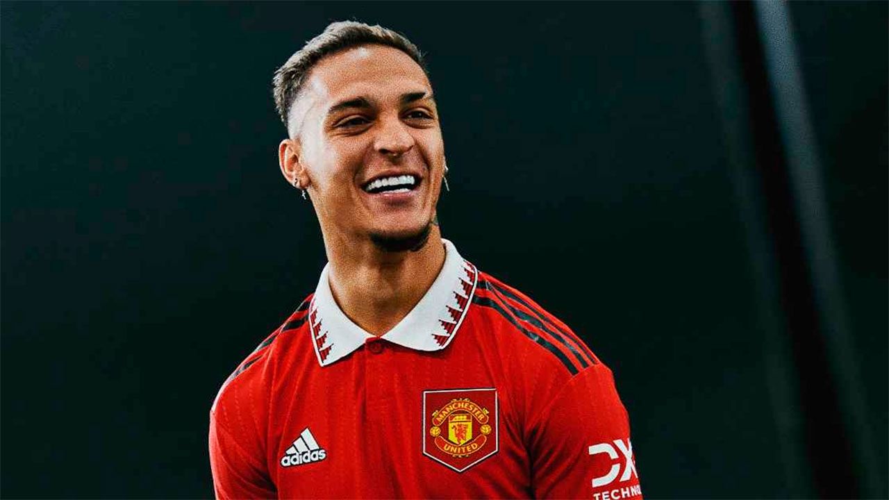 Antony at Manchester United unveiling