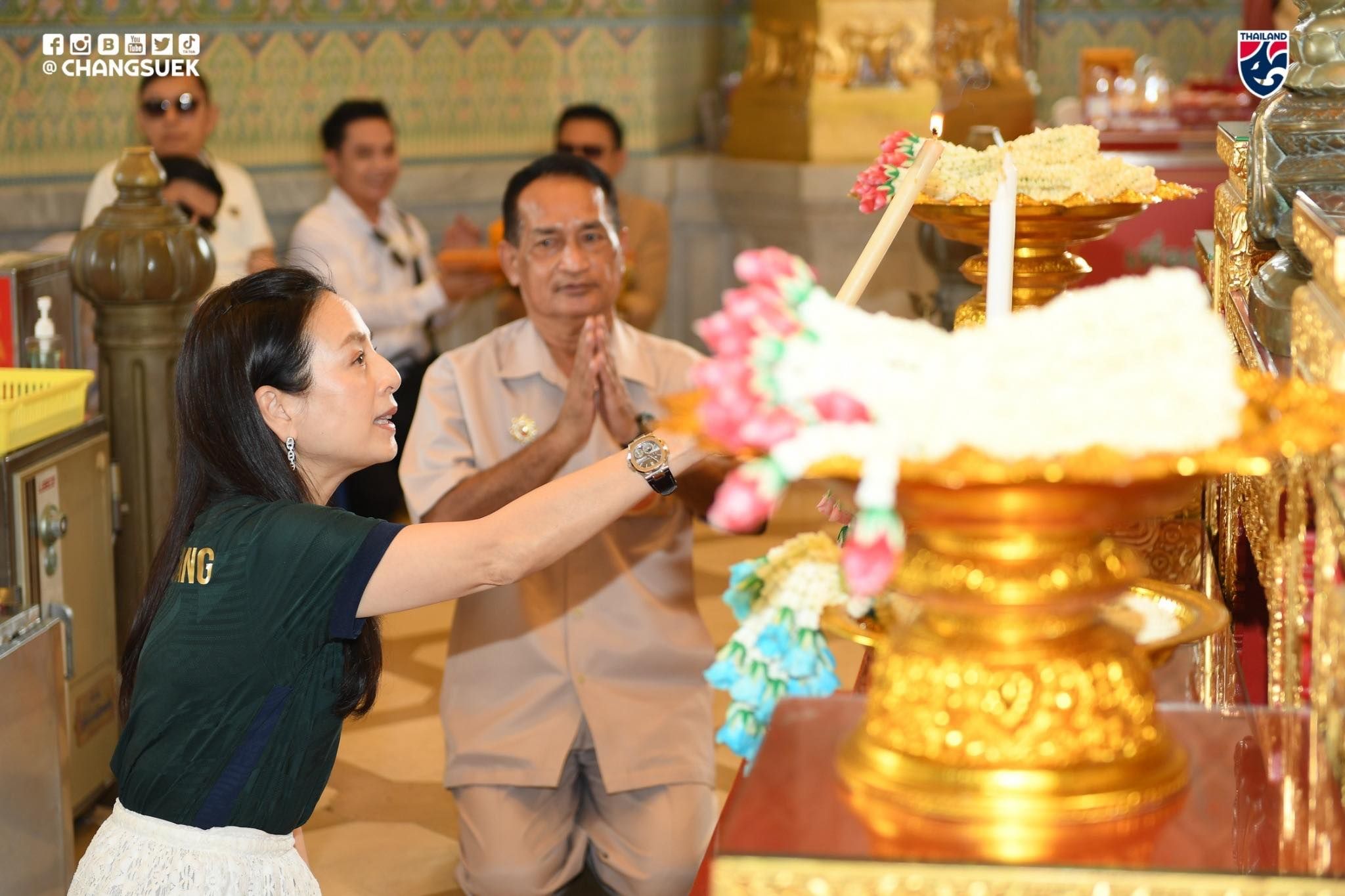 นวลพรรณ ล่ำซำ