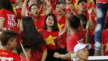 Vietnamese - Malaysian supporters | My Dinh Stadium | World Cup 2022 Qualification (AFC)