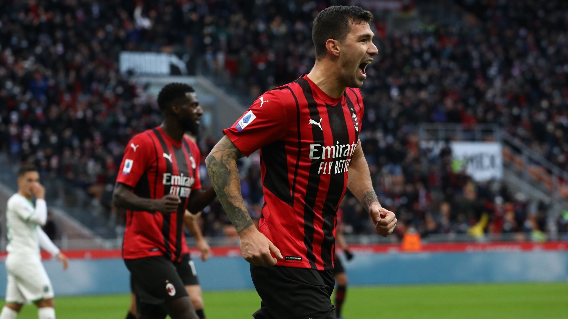 Romagnoli celebrating Milan Sassuolo