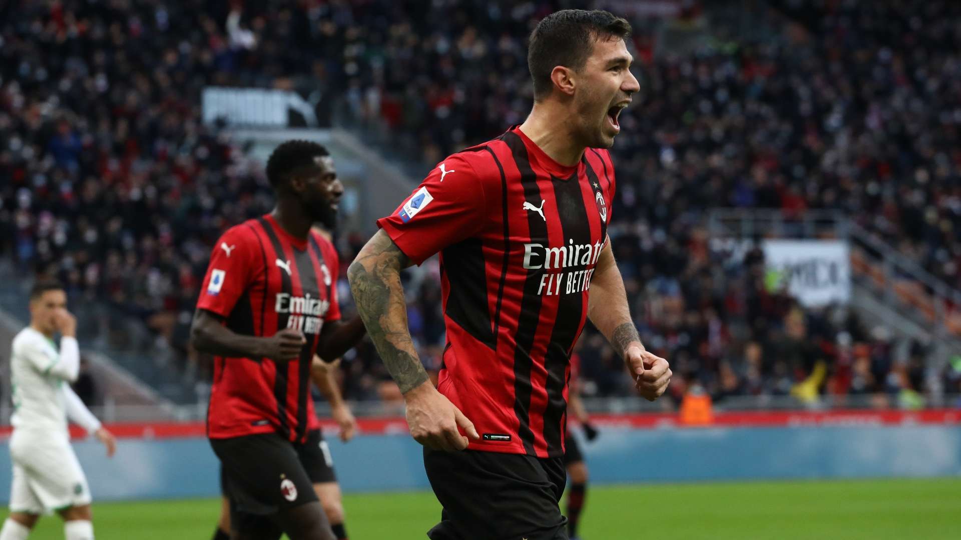 Romagnoli celebrating Milan Sassuolo