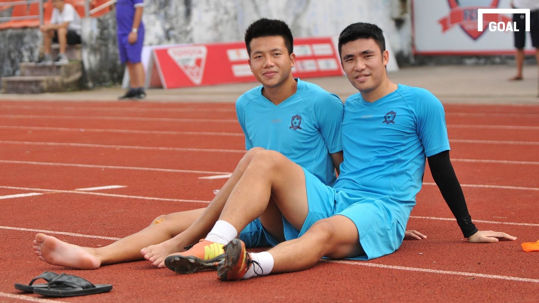 Cầu thủ Hải Phòng tập luyện chiều 17/11