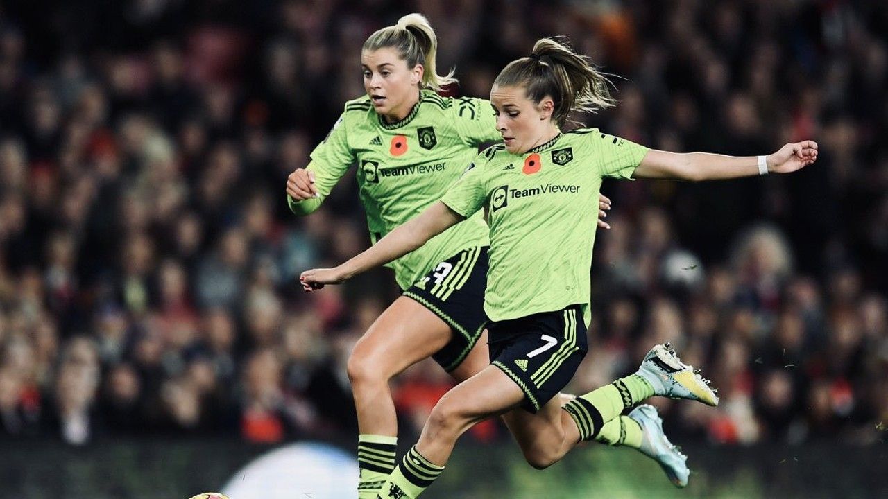 Ella Toone, Alessia Russo, Manchester United women 2022