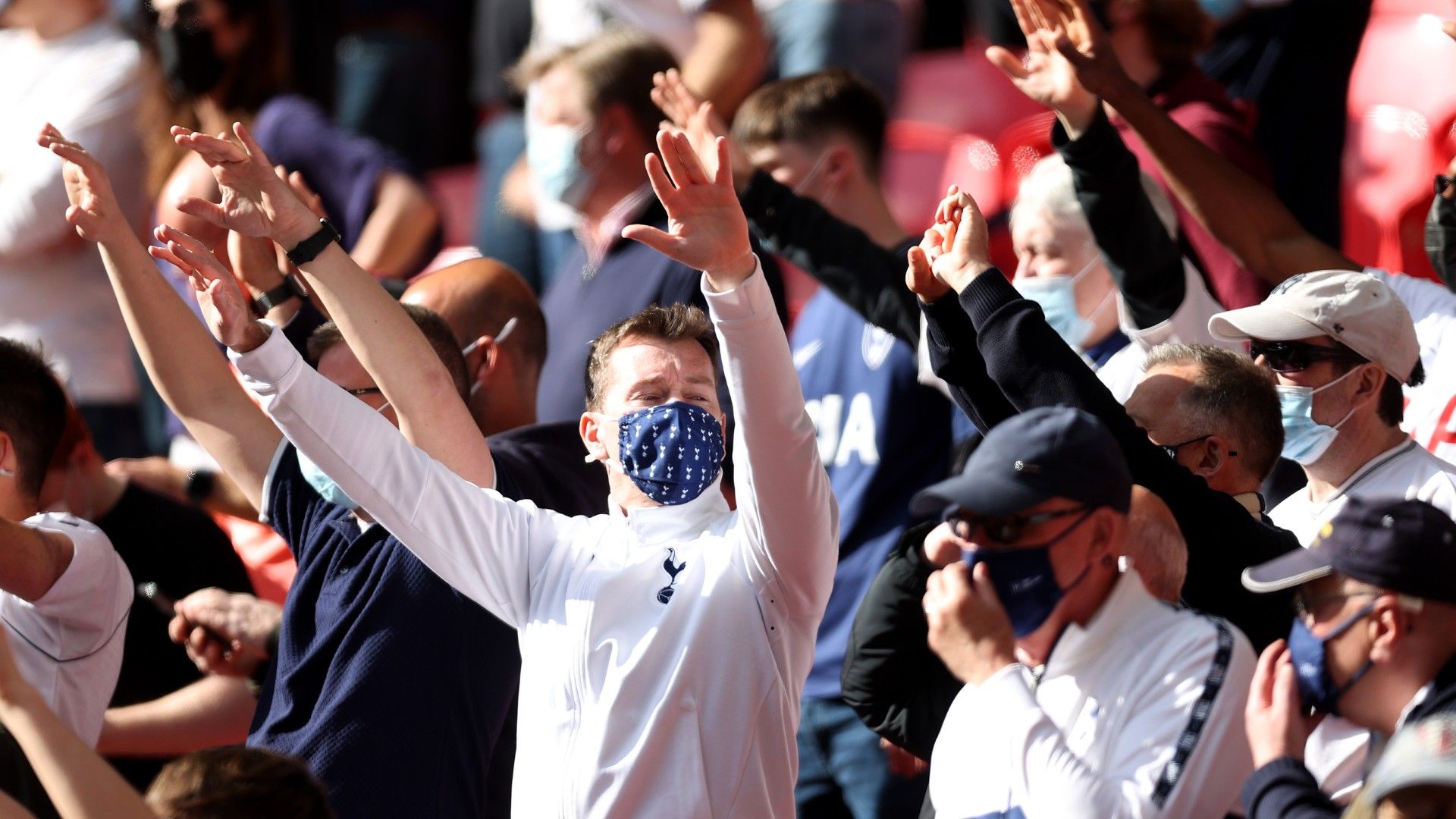 Spurs fans Man City vs Tottenham Carabao Cup final Wembley 2020-21