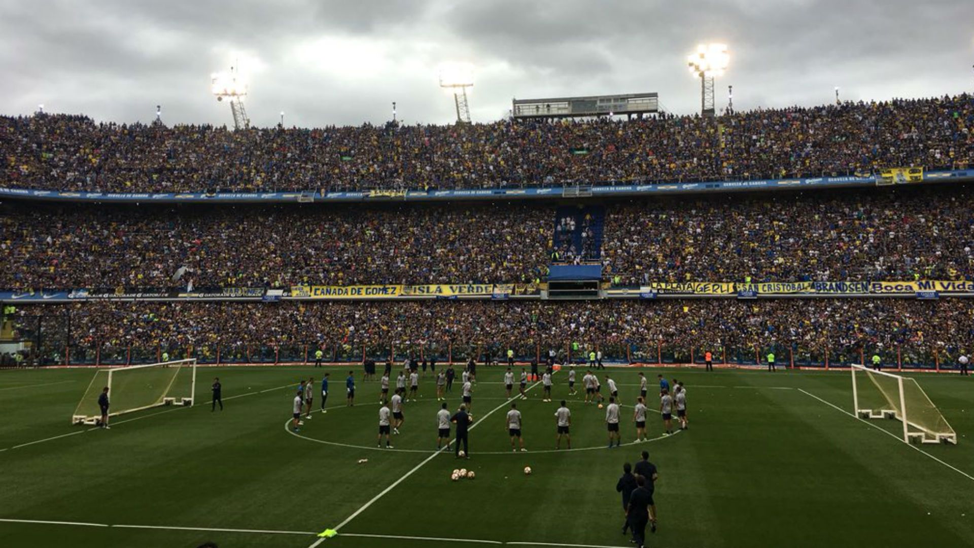 Boca Entrenamiento puertas abiertas 22112018