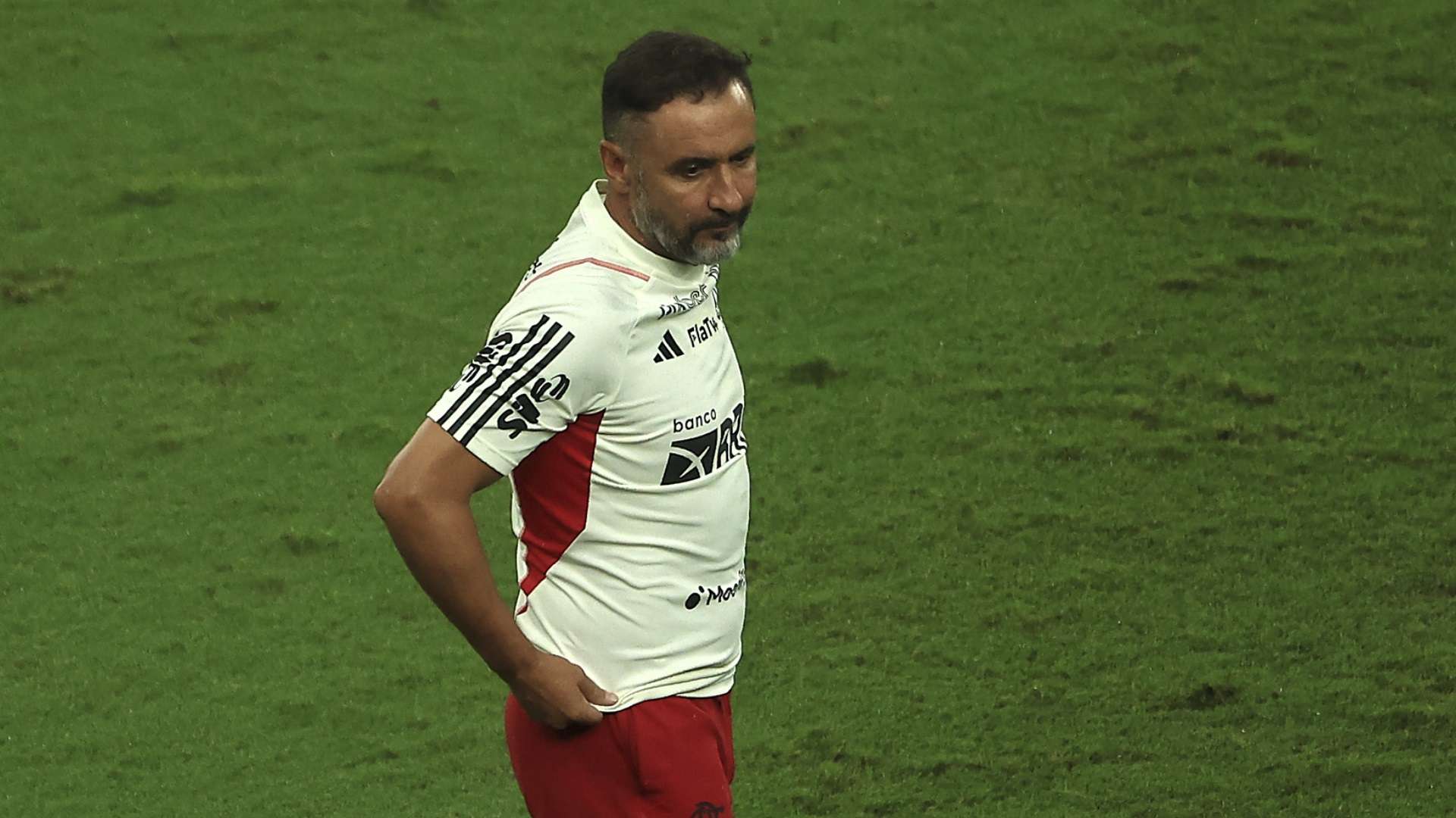 Vitor Pereira lamenta pelo Flamengo, na goleada sofrida para o Fluminense na final do Campeonato Carioca de 2023