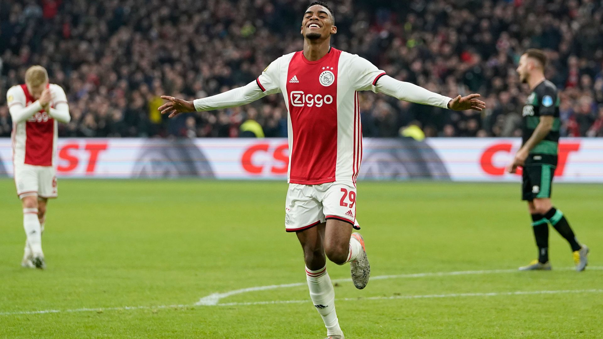 Ryan Gravenberch Ajax 12222019