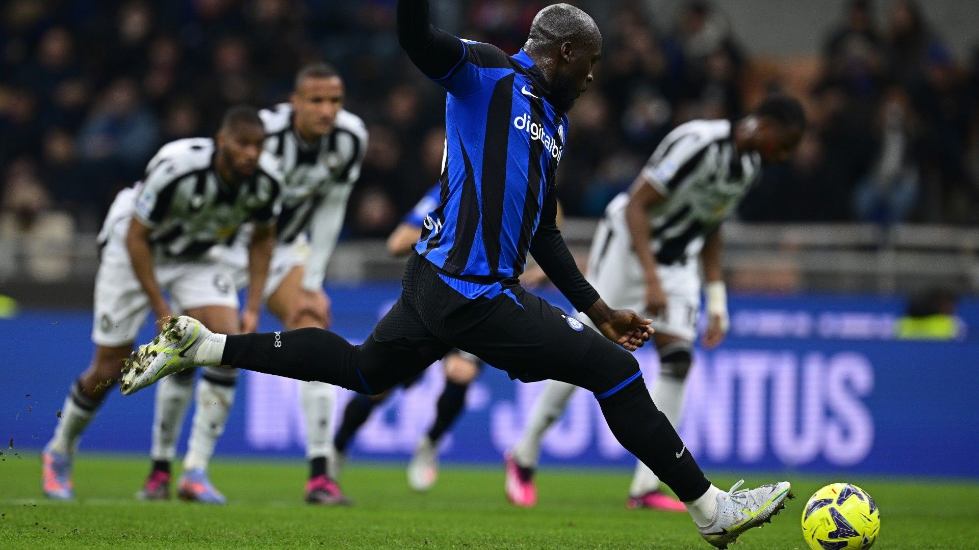 Lukaku penalty Inter