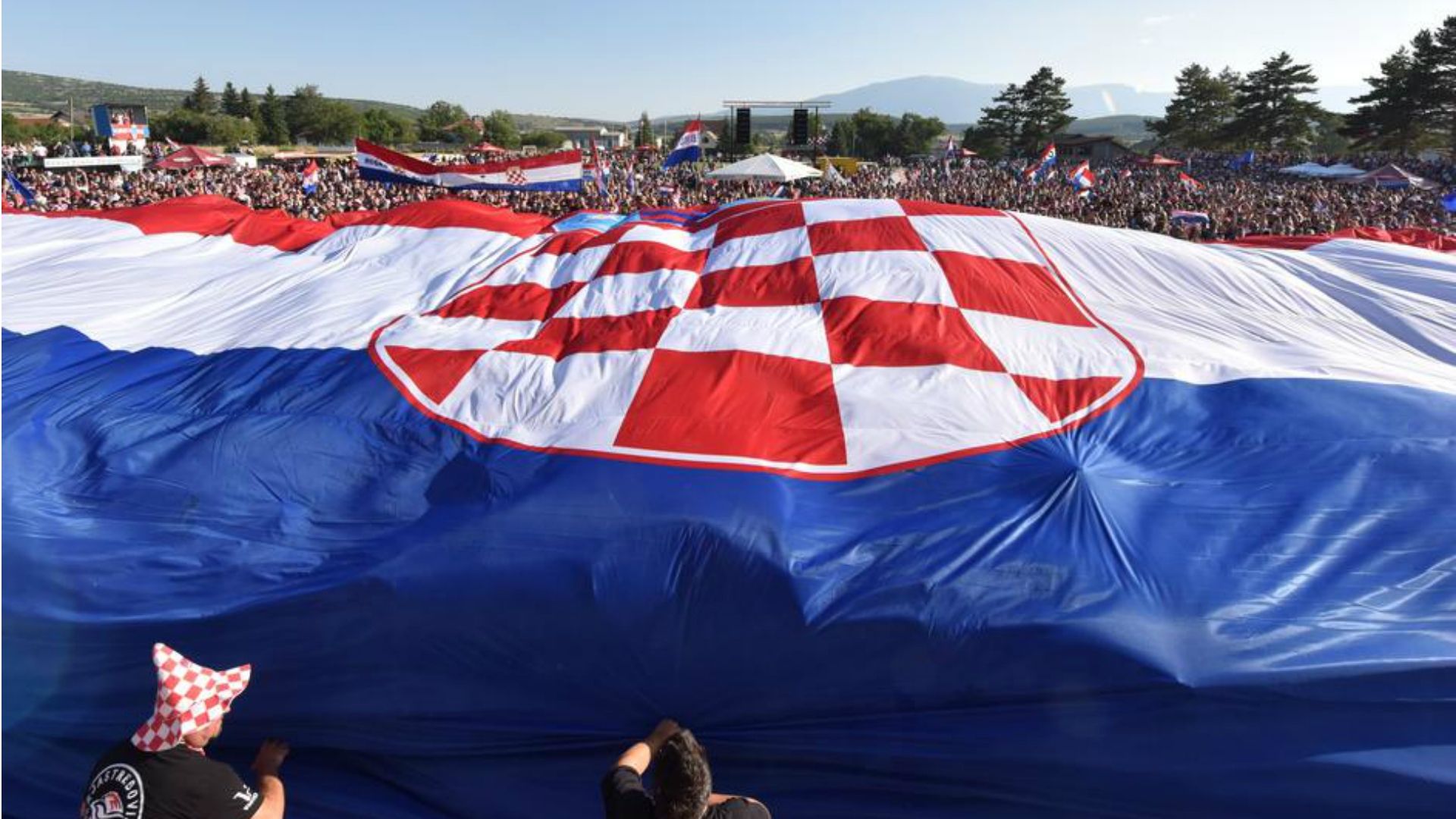 Croatia fans Livno 24072018
