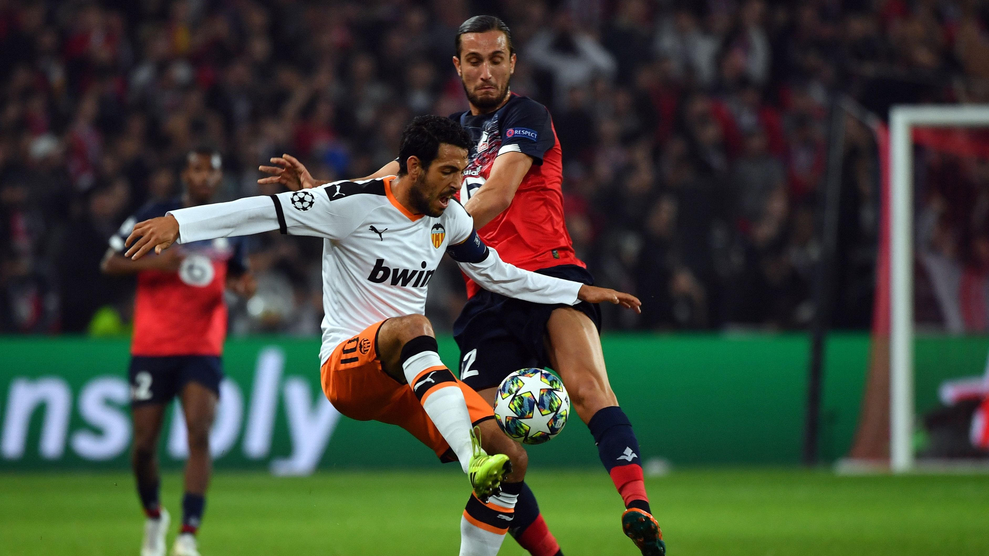 Daniel Parejo Yusuf Yazici Lille Valencia UCL 23102019