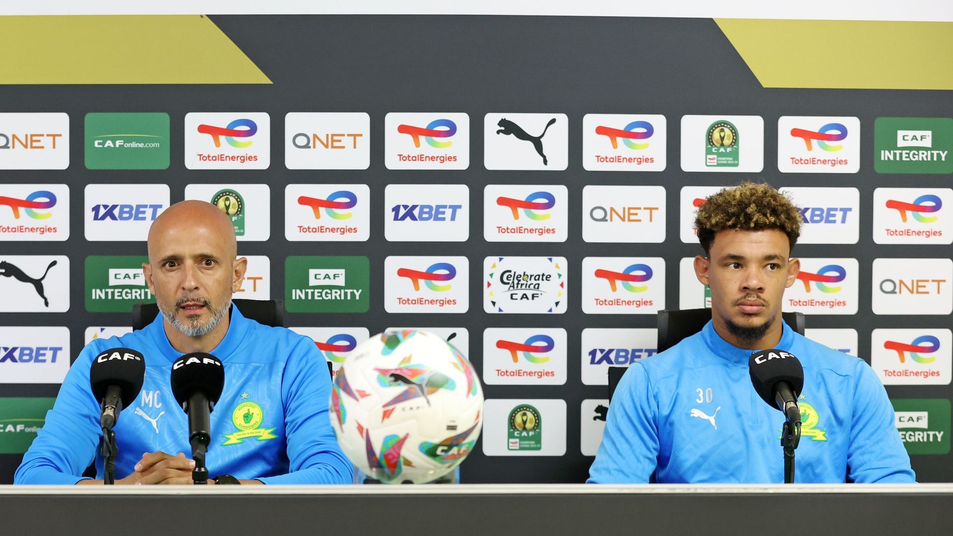 Miguel Cardoso and Ronwen Williams, Mamelodi Sundowns
