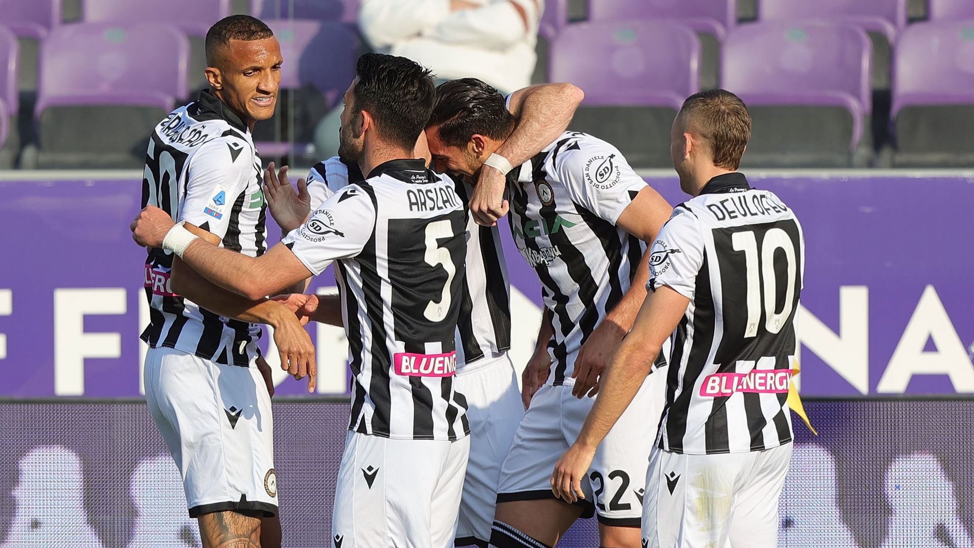Udinese players celebrating Fiorentina Udinese Serie A