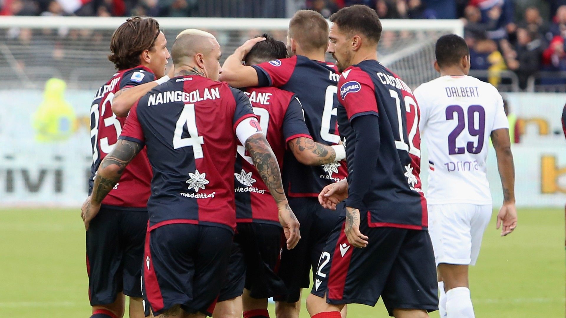Cagliari celebrating - Cagliari Fiorentina