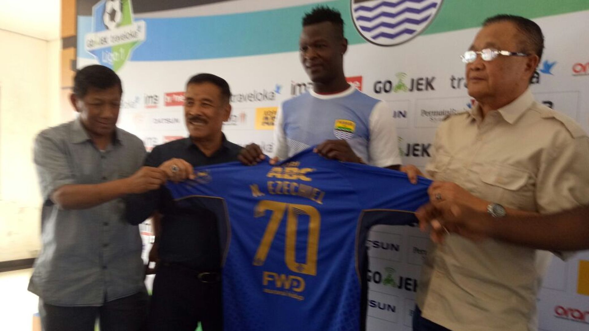 Ezechiel N'Douassel - Persib Bandung