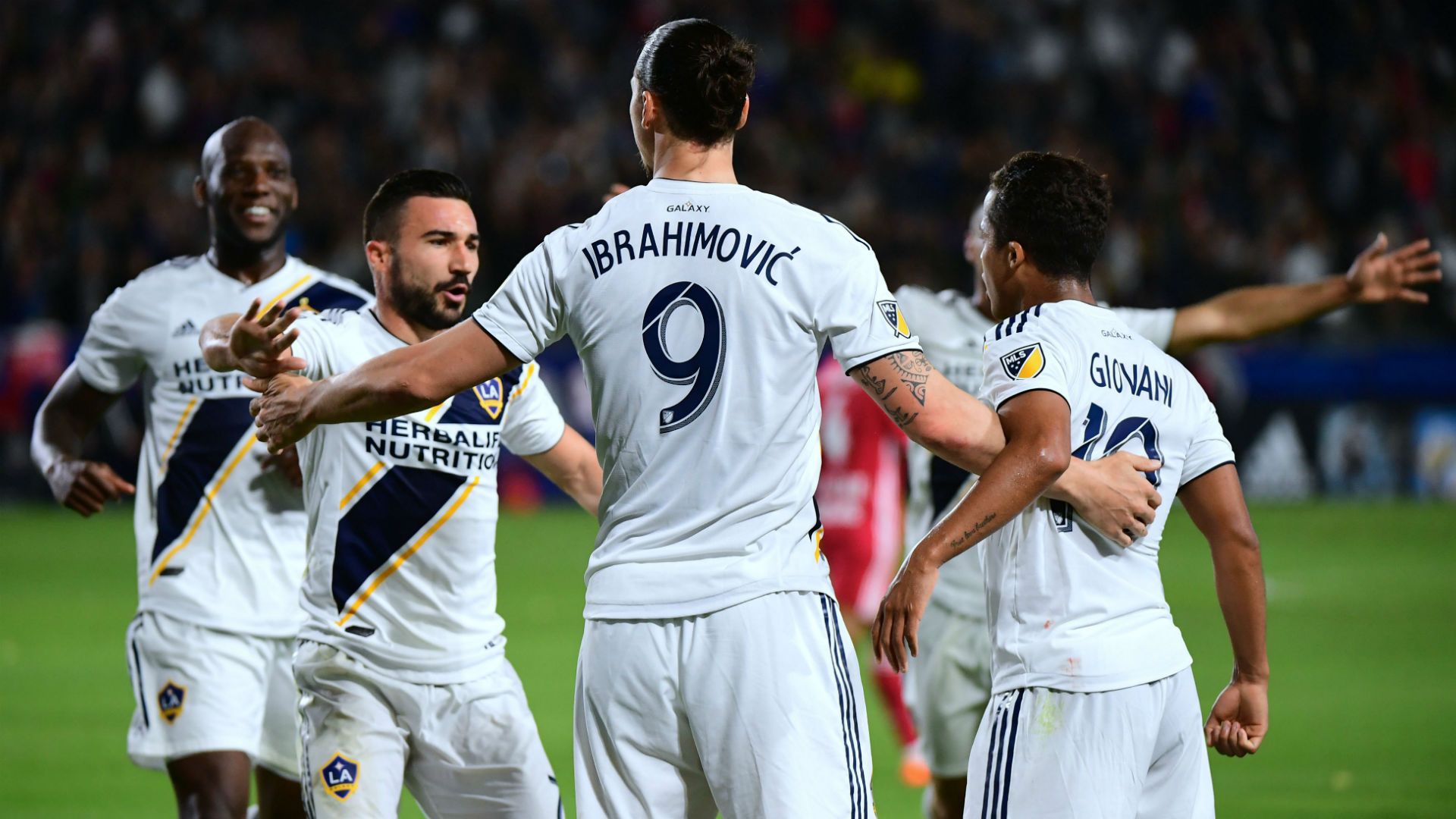 Zlatan Ibrahimovic Giovani dos Santos LA Galaxy MLS 2018