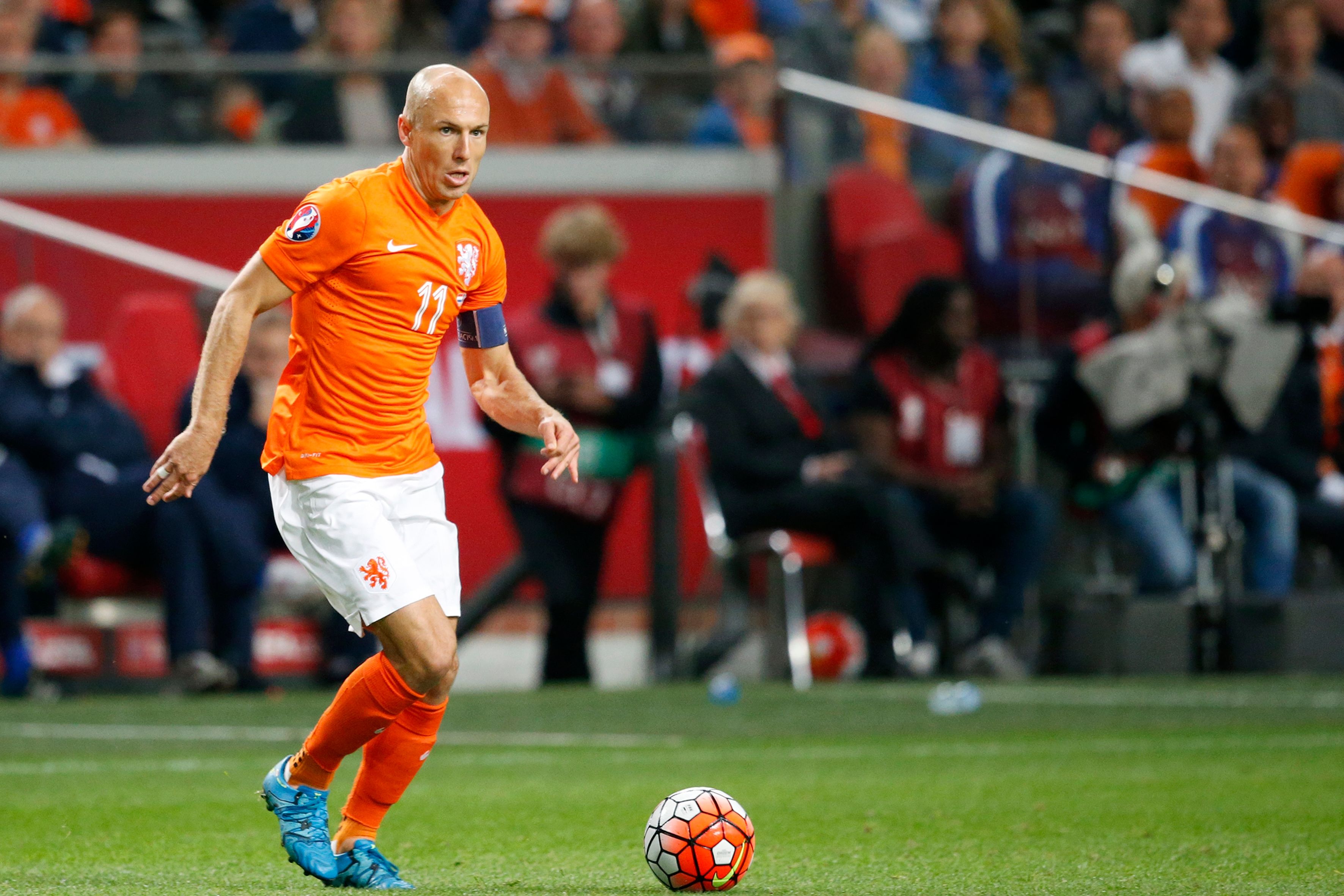 Arjen Robben, Nederland - IJsland, 12102015