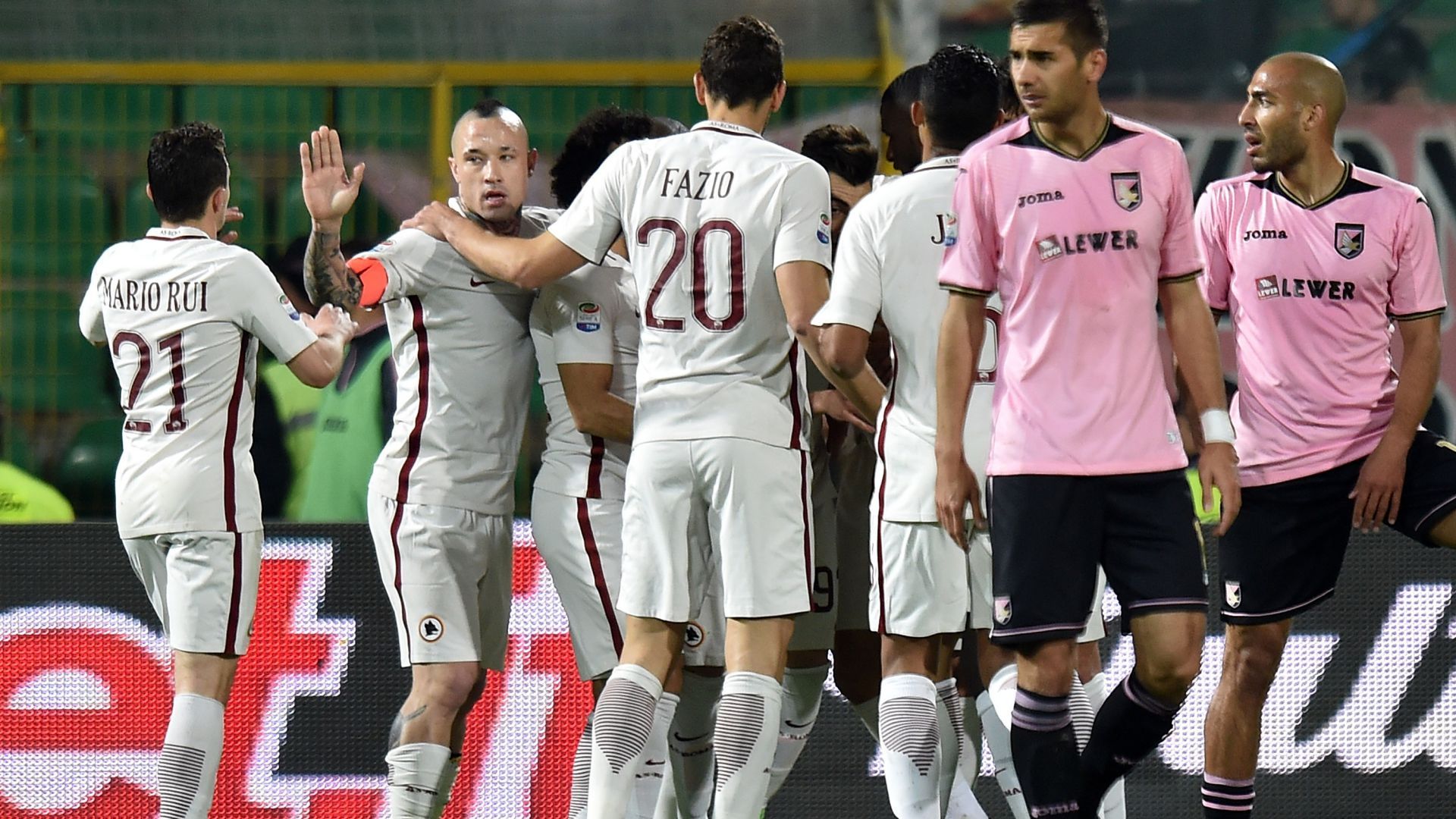 Roma celebrating Palermo Roma Serie A