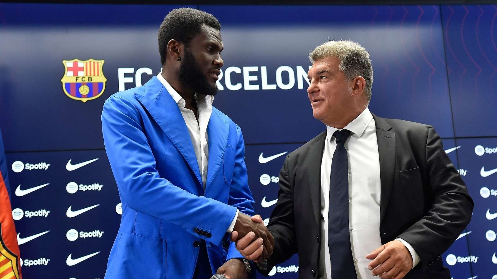 Franck Kessie and Joan Laporta 