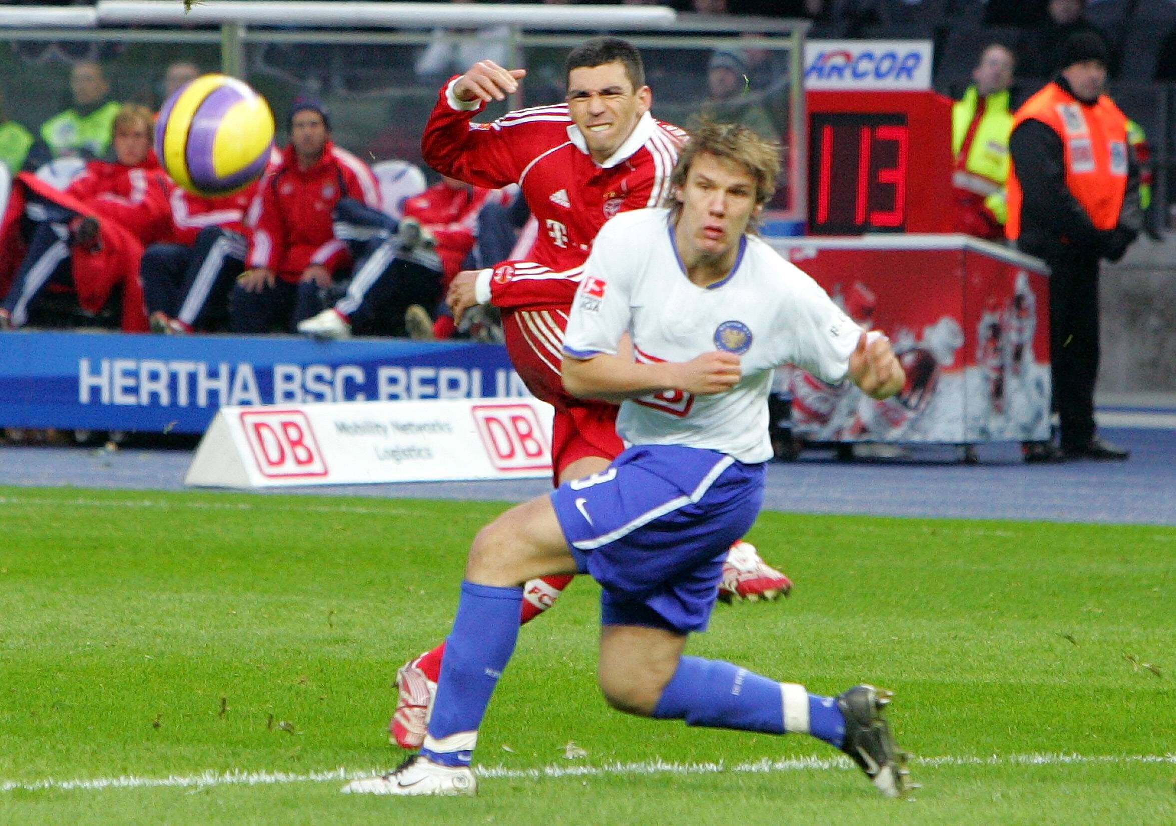 CHRISTOPHER SCHORCH HERTHA BSC FC BAYERN LUCIO