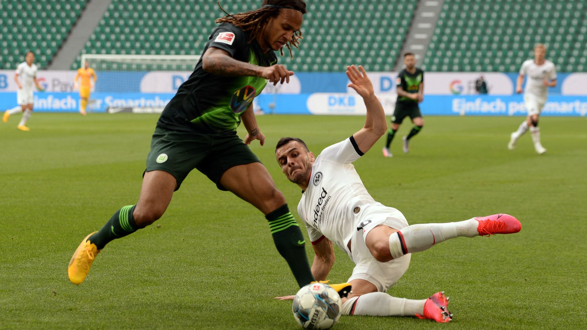 KEVIN MBABU WOLFSBURG FILIP KOSTIC EINTRACHT FRANKFURT BUNDESLIGA 30052020
