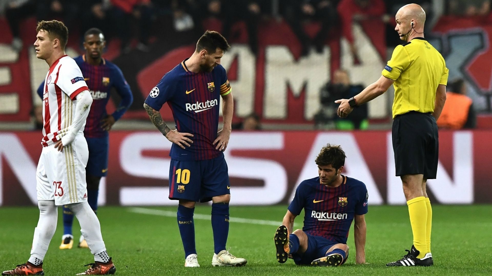 Sergi Roberto Olympiacos Barcelona UEFA Champions League 10312017