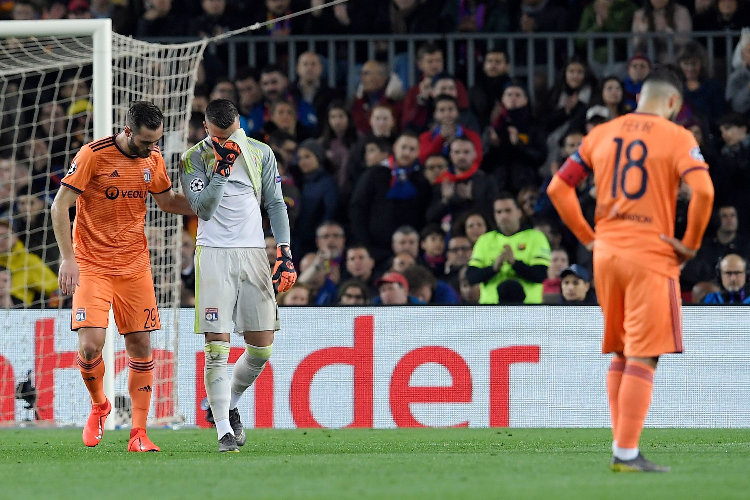 ANTHONY LOPES BARCELONA LYON CHAMPIONS LEAGUE