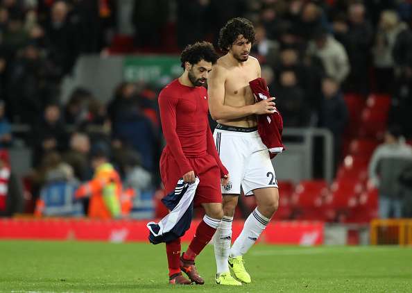 صلاح يستبدل قميصه مع أحمد حجازي في قمة مصرية على ملعب أنفيلد بين ليفربول ووست بروم انتهت بالتعادل السلبي