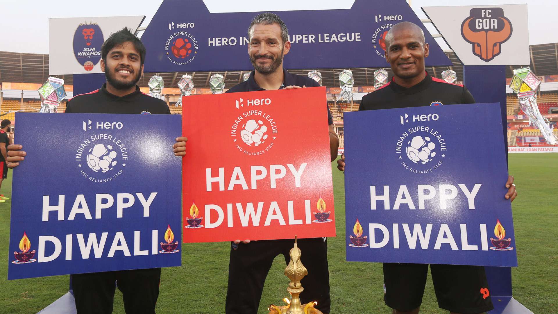 Sauvik Chakraborty Gianluca Zambrotta Florent Malouda FC Goa Delhi Dynamos FC ISL season 3 2016