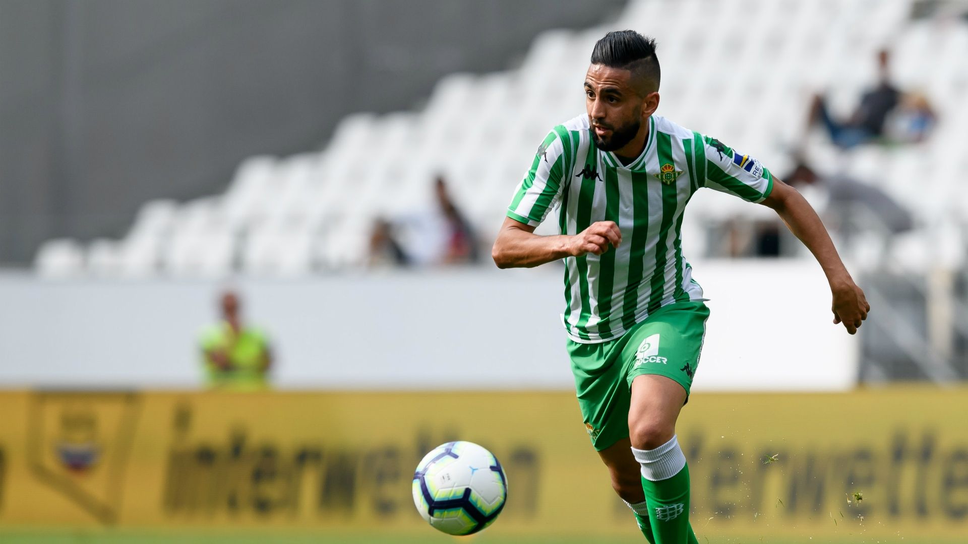 Ryad Boudebouz, Real Betis