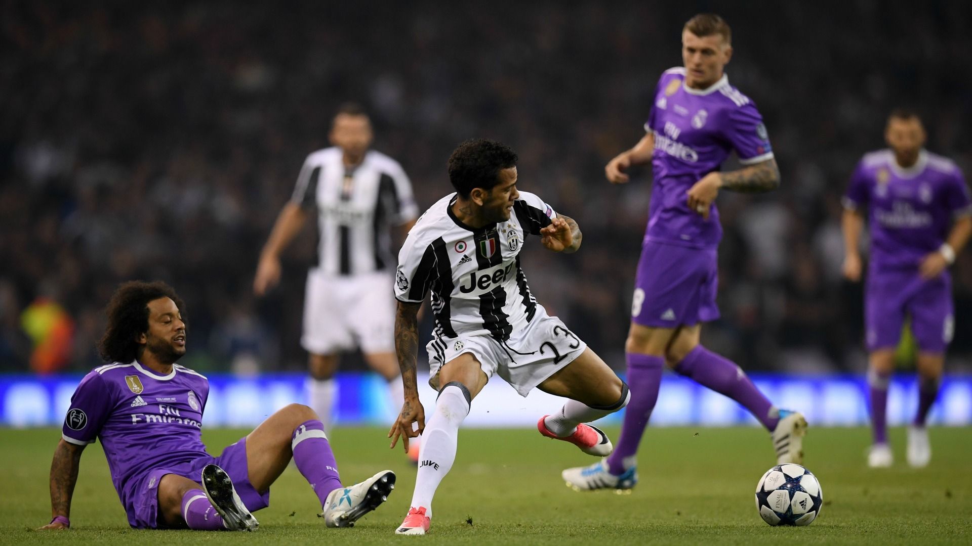 Dani Alves Marcelo Juventus Real Madrid