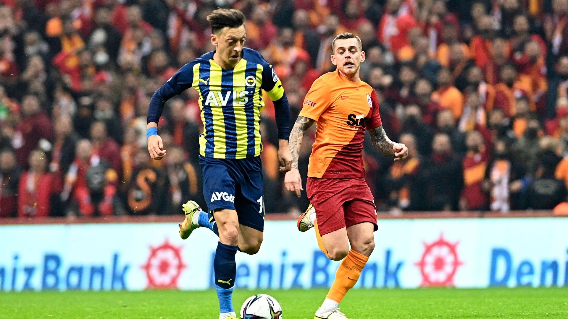 GER ONLY Mesut Özil Fenerbahce Galatasaray 21112021
