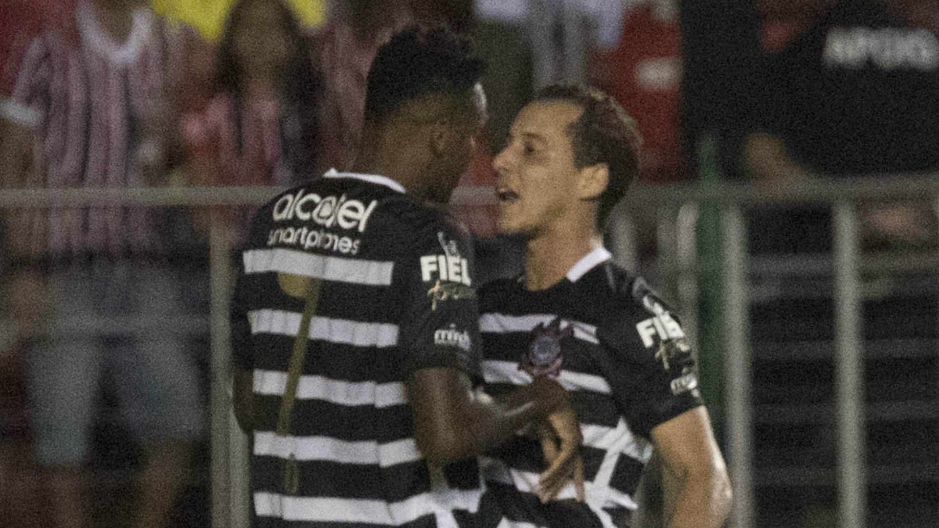 Rodriguinho e Jô - São Paulo x Corinthians - 16/04/2017