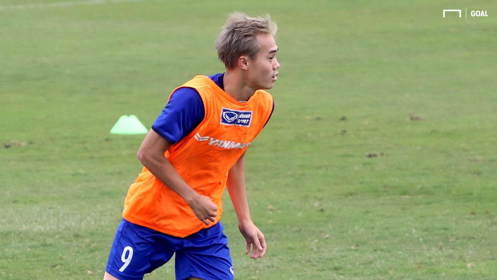 Tuyển Việt Nam tập luyện chiều 21/12