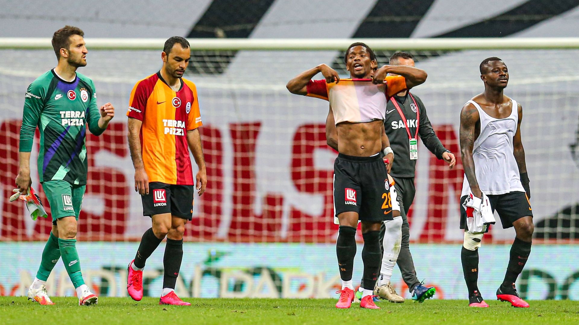 galatasaray uzgun 21062020