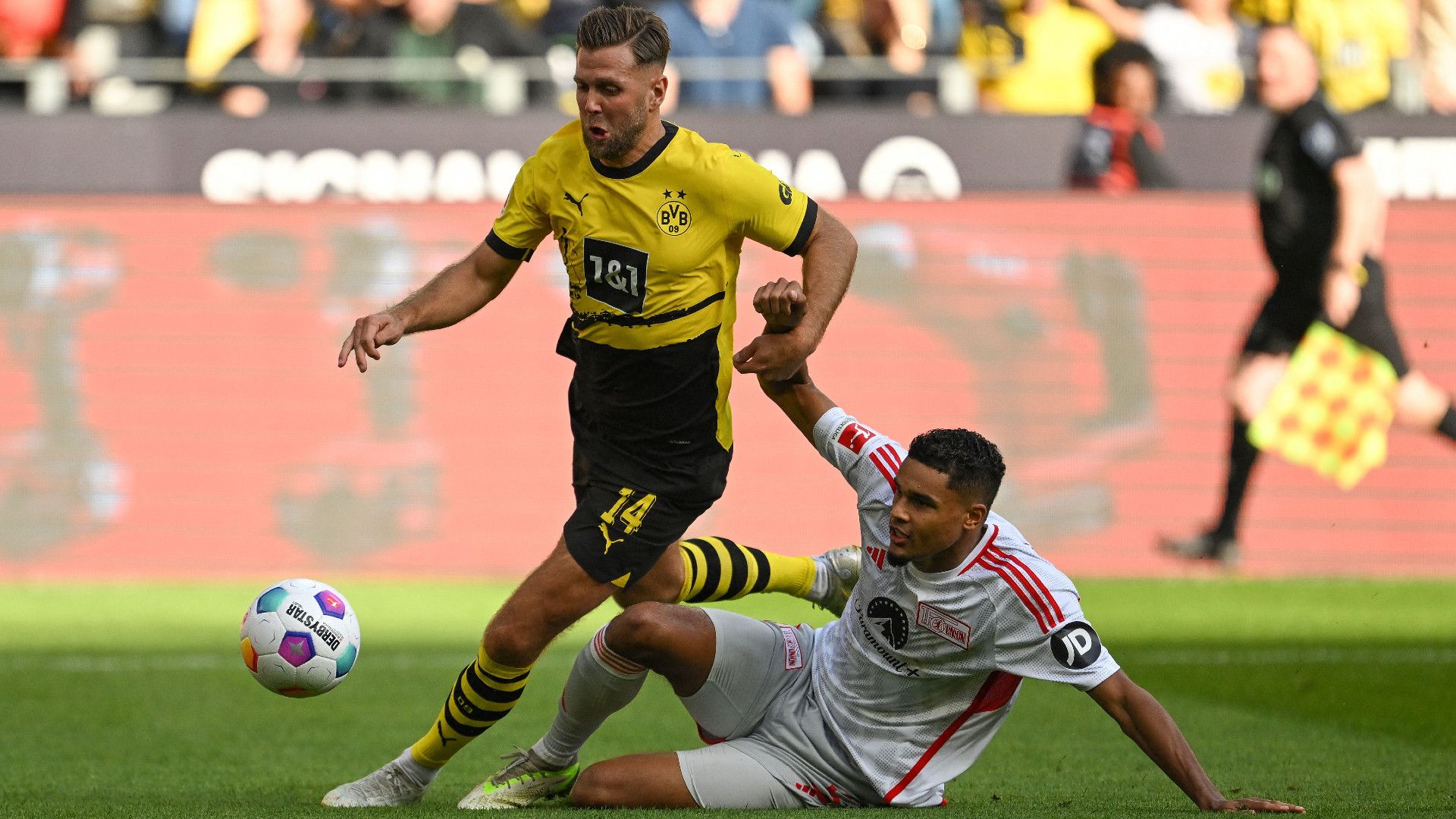 NICLAS FÜLLKRUG BORUSSIA DORTMUND DANILHO DOEKHI UNION BERLIN BUNDESLIGA 07102023