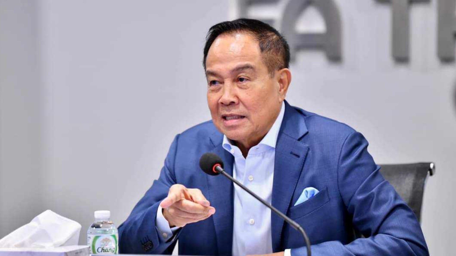 สมยศ พุ่มพันธุ์ม่วง