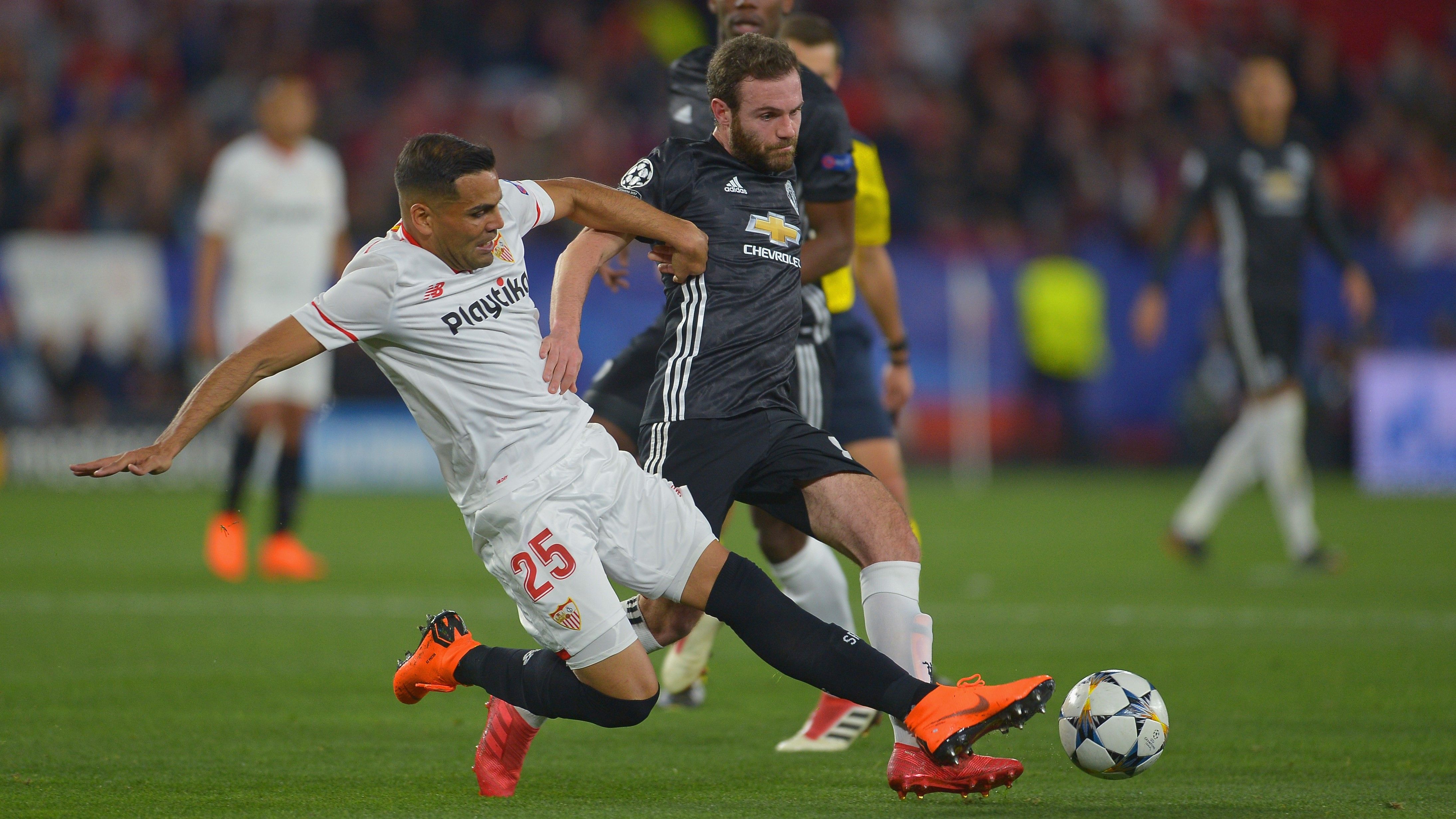 Gabriel Mercado Juan Mata Sevilla Manchester United UCL 21022018