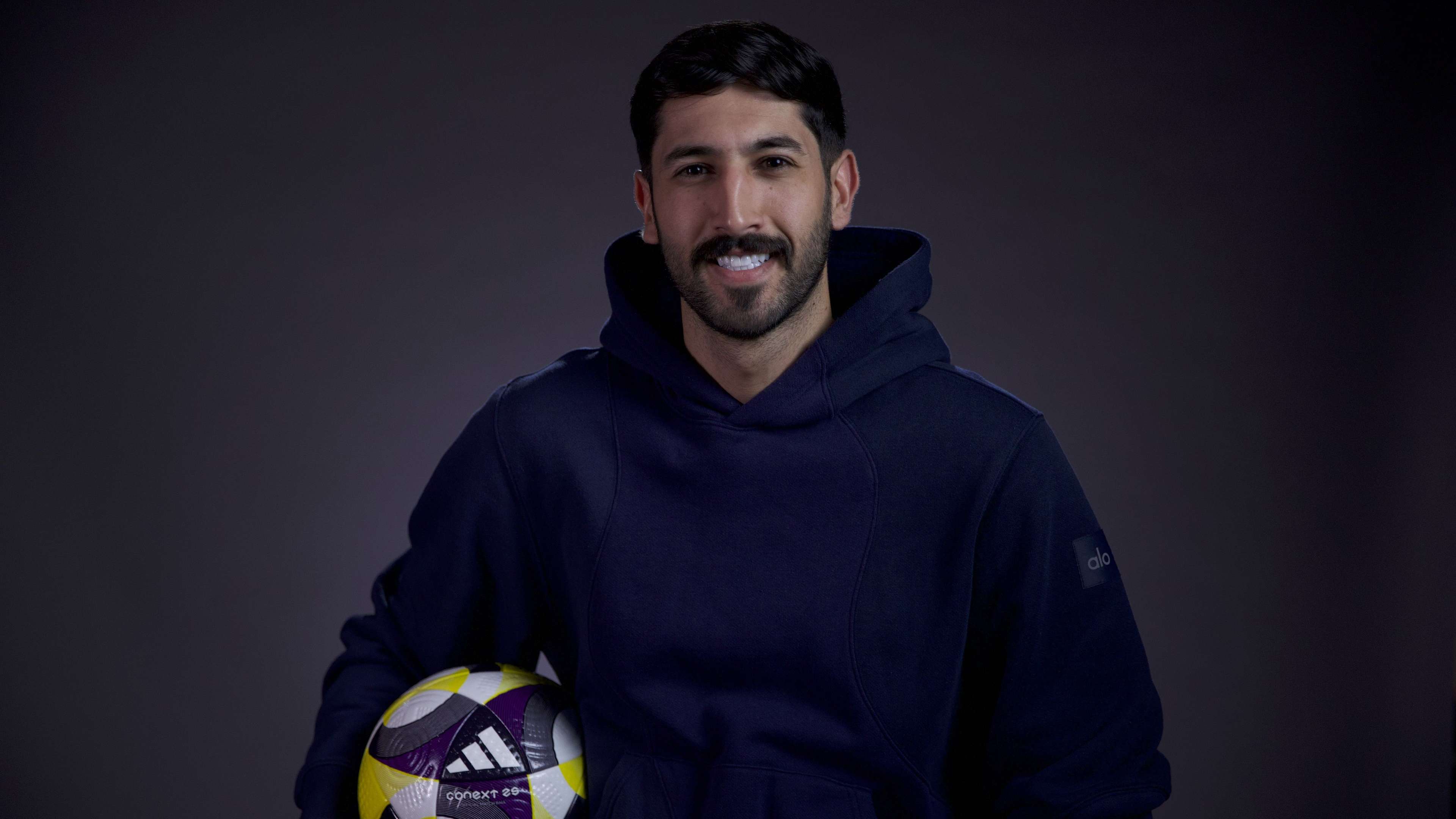 مهاجم منتخب الأردن يزن النعيمات. (وكالات)