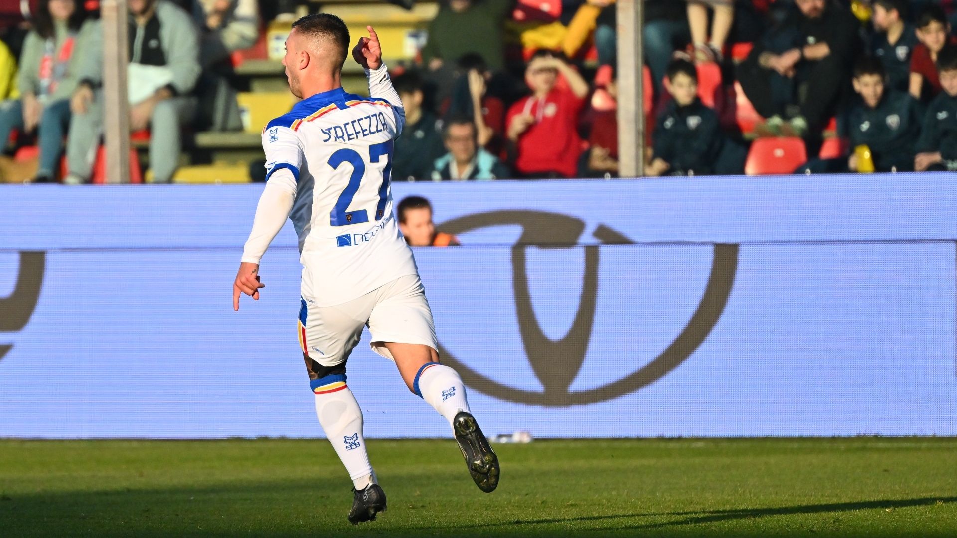 Strefezza Celebrating Lecce