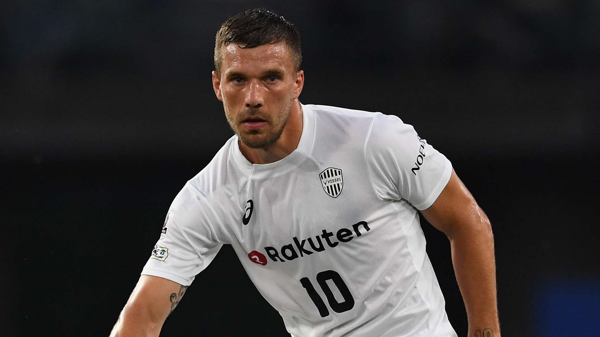 lukas podolski vissel kobe j1 league 072217