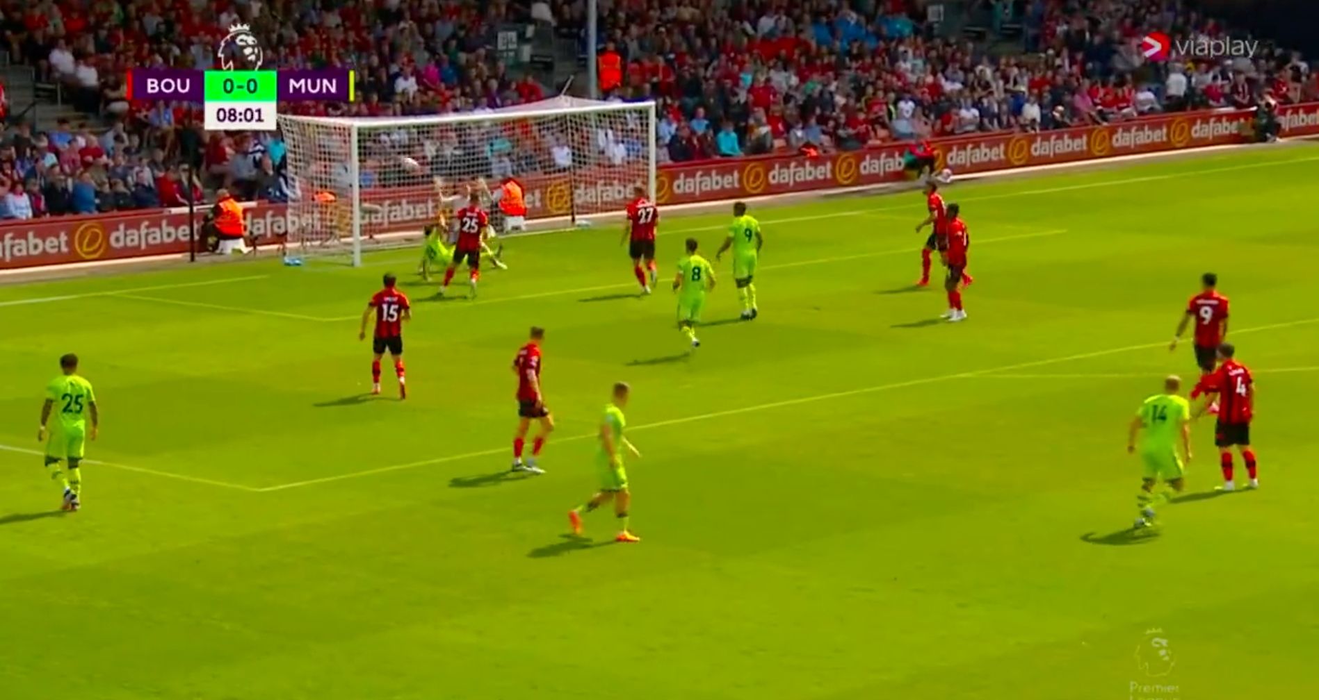 Casemiro Manchester United bicycle kick vs Bournemouth still 3