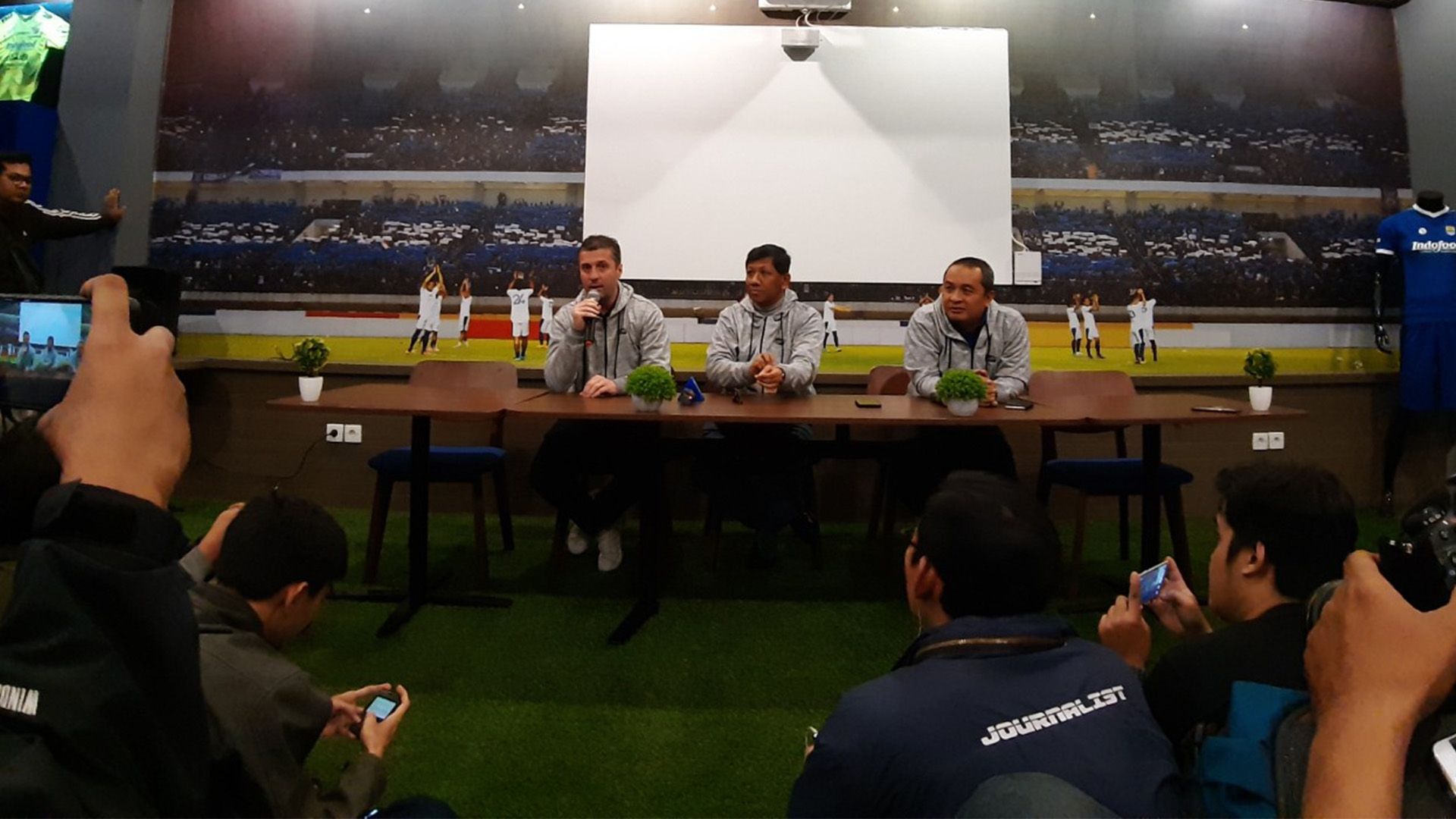 Kuswara S Taryono & Miljan Radovic - Persib Bandung