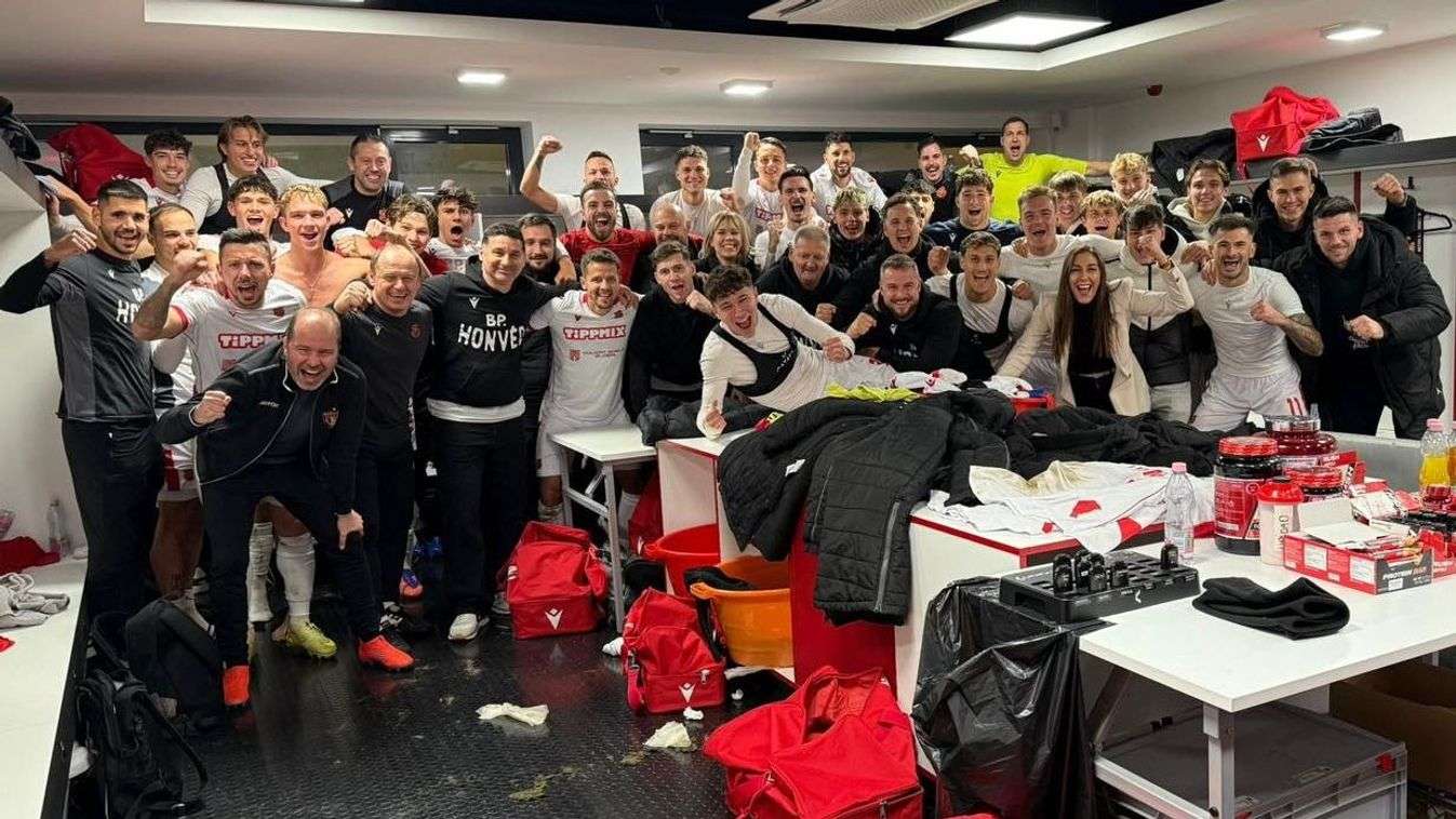 A Budapest Honvéd játékosai így ünnepelték az újabb győzelmet.