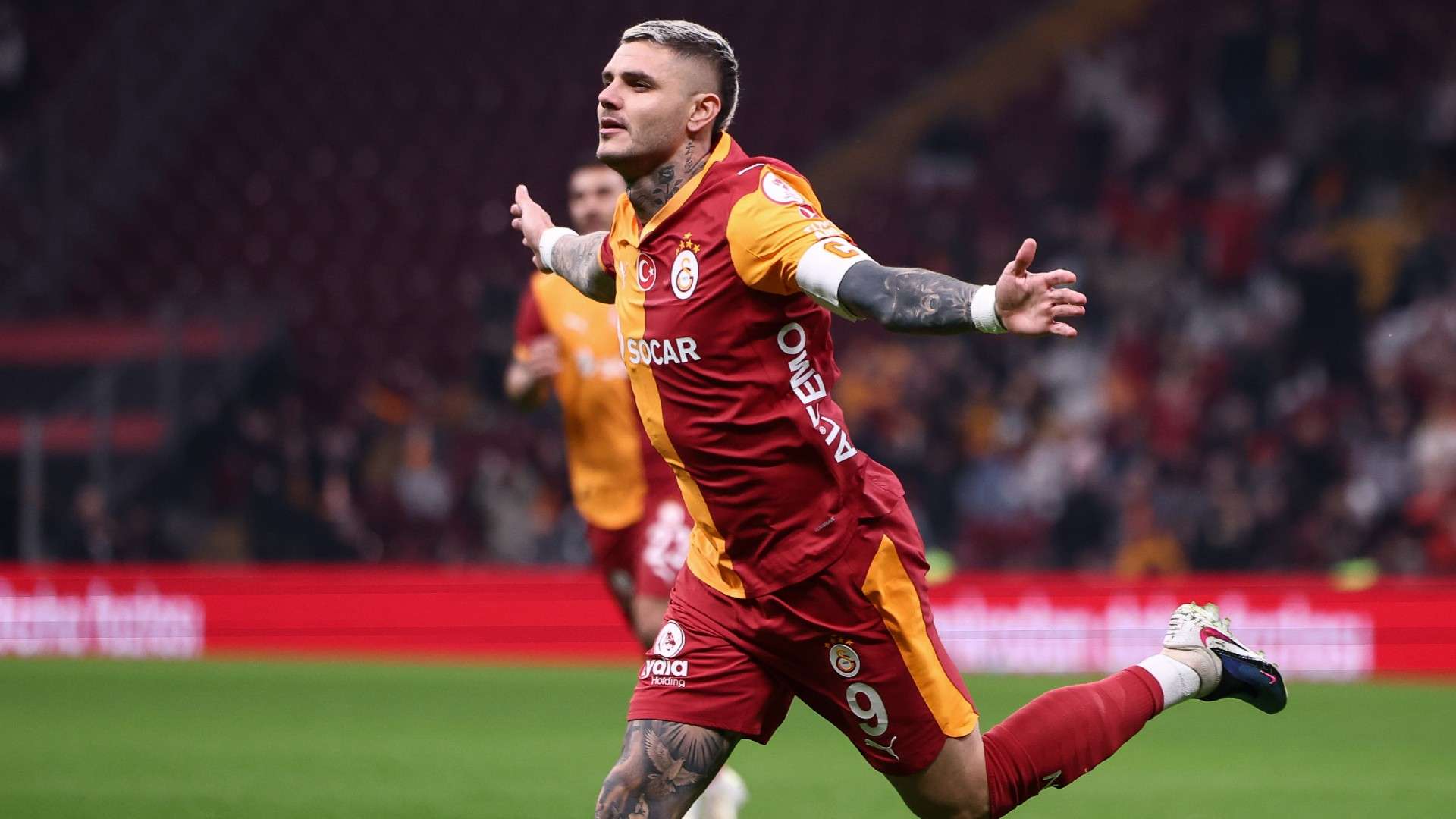 Mauro Icardi of Galatasaray celebrates after scoring
